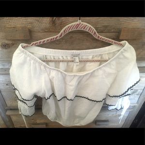 Beautiful white off shoulder cotton crop top.
